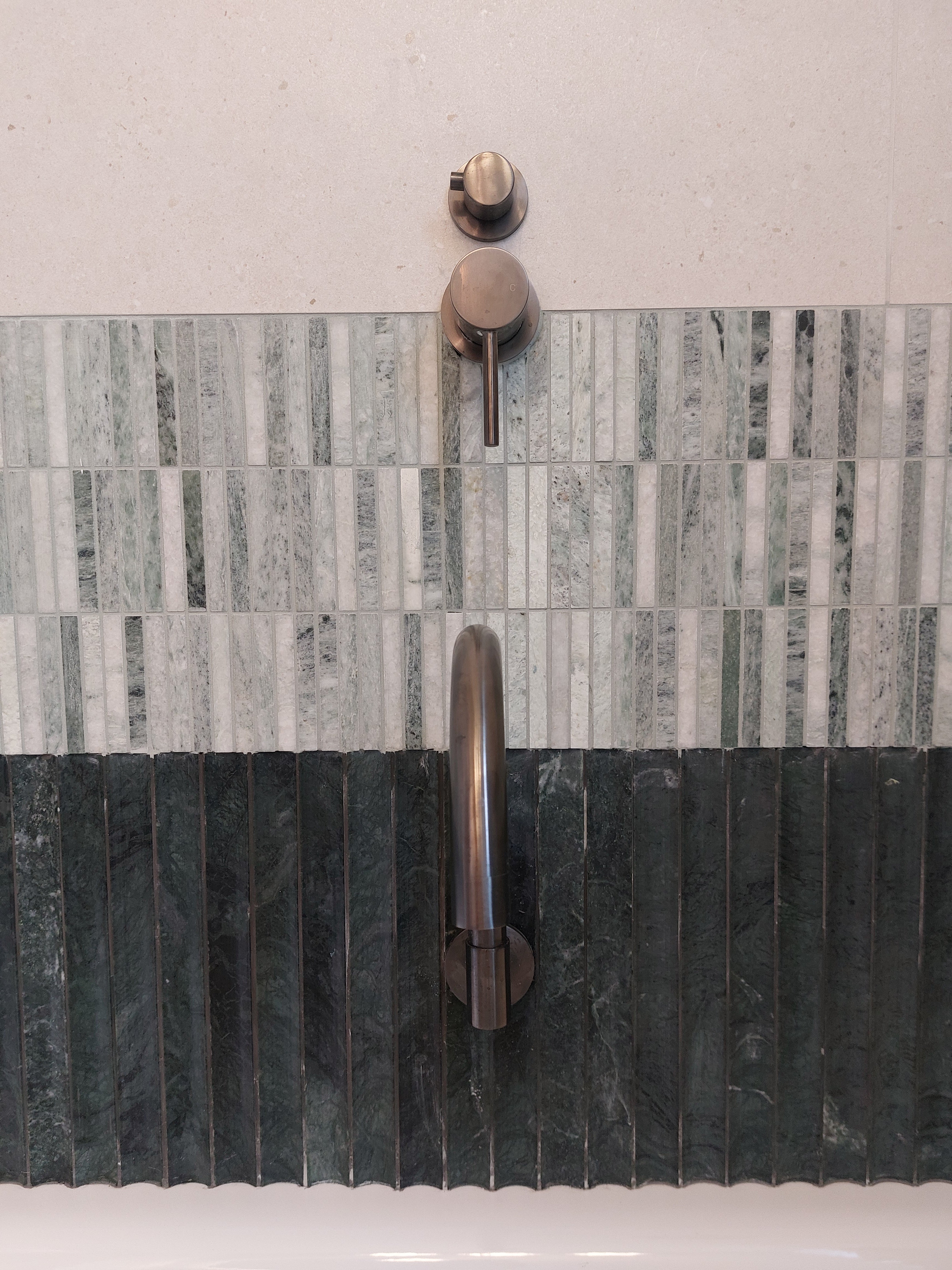 Carrara / 198 x 318
