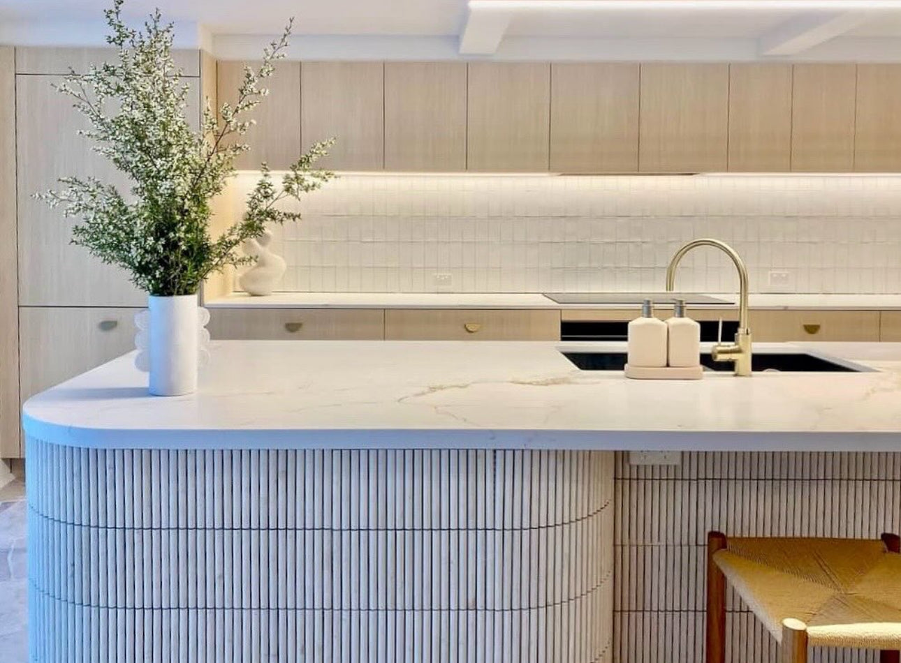 Portugal / Honed / 305X305