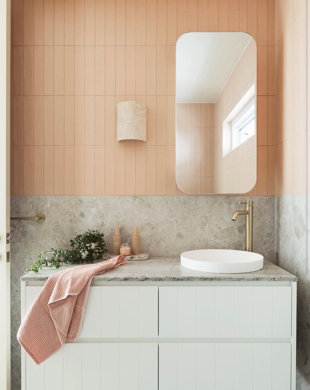 Warm White / Matt / 600X600